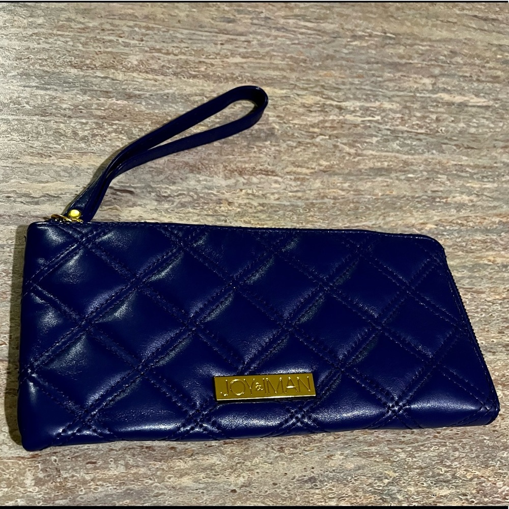 NWOT Joy & Iman royal blue quilted wristlet